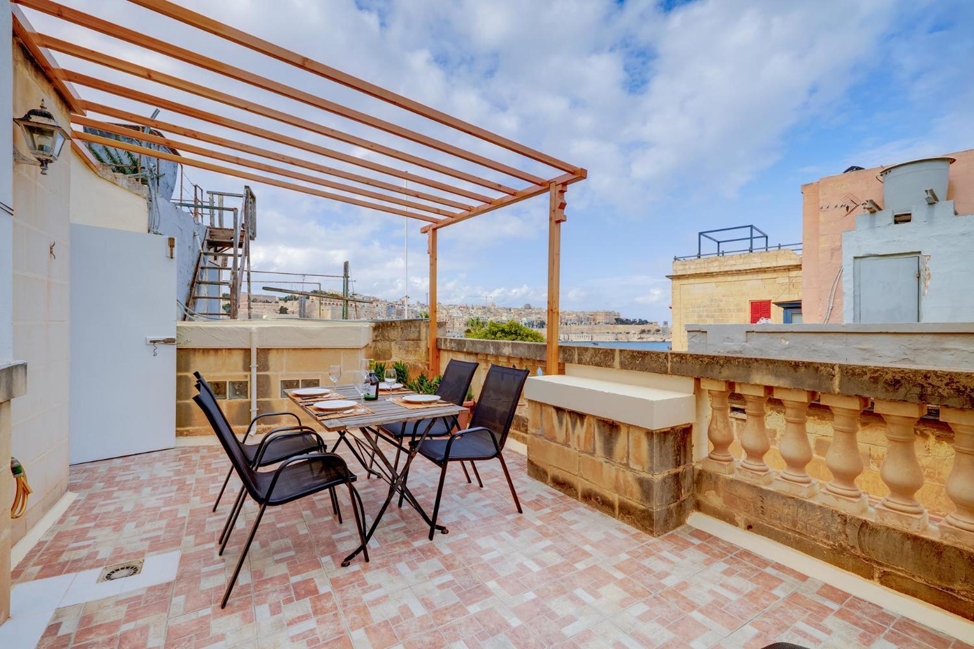 Traditional Maltese Townhouse, Roof Terrace And Views 센글리아 외부 사진