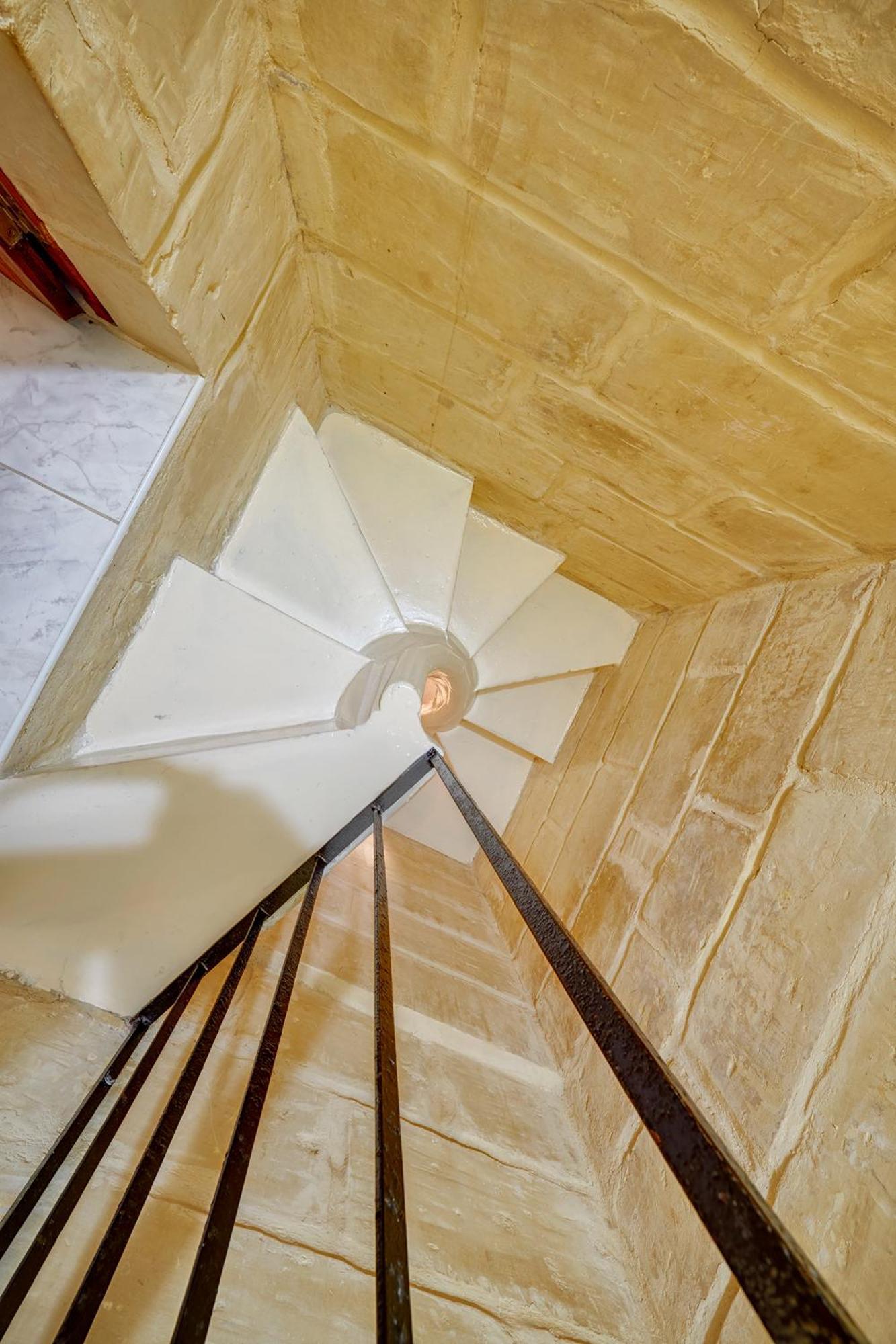 Traditional Maltese Townhouse, Roof Terrace And Views 센글리아 외부 사진