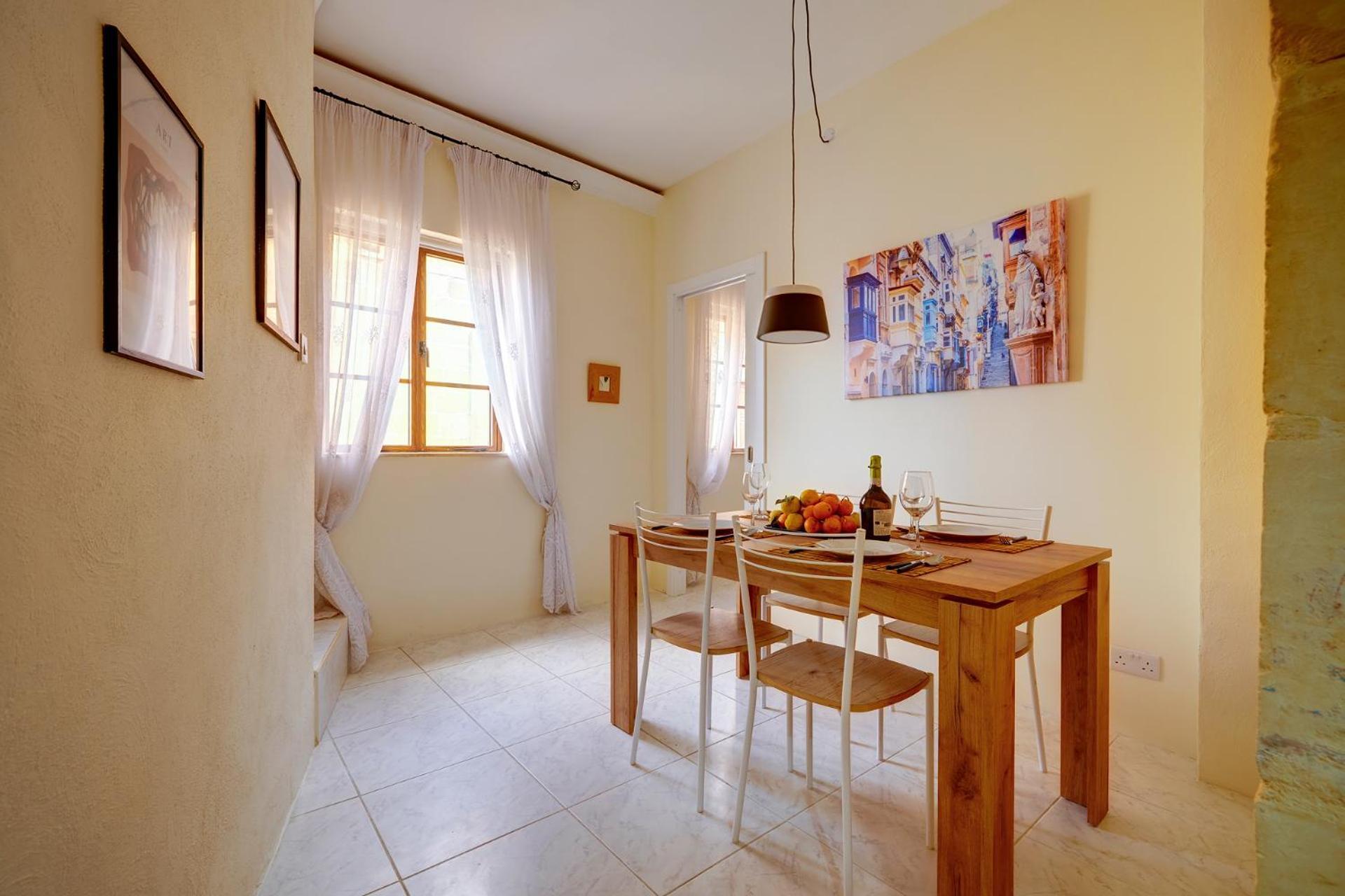 Traditional Maltese Townhouse, Roof Terrace And Views 센글리아 외부 사진