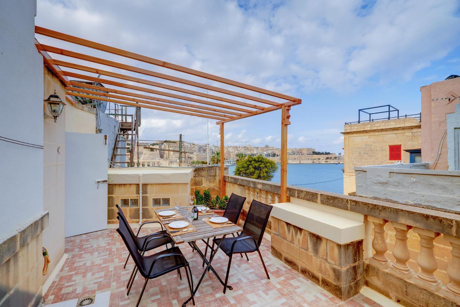 Traditional Maltese Townhouse, Roof Terrace And Views 센글리아 외부 사진