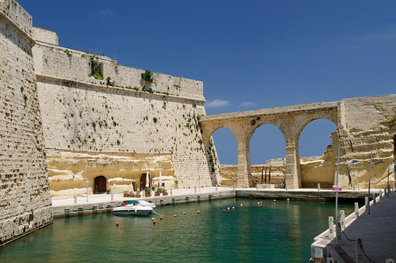 Traditional Maltese Townhouse, Roof Terrace And Views 센글리아 외부 사진